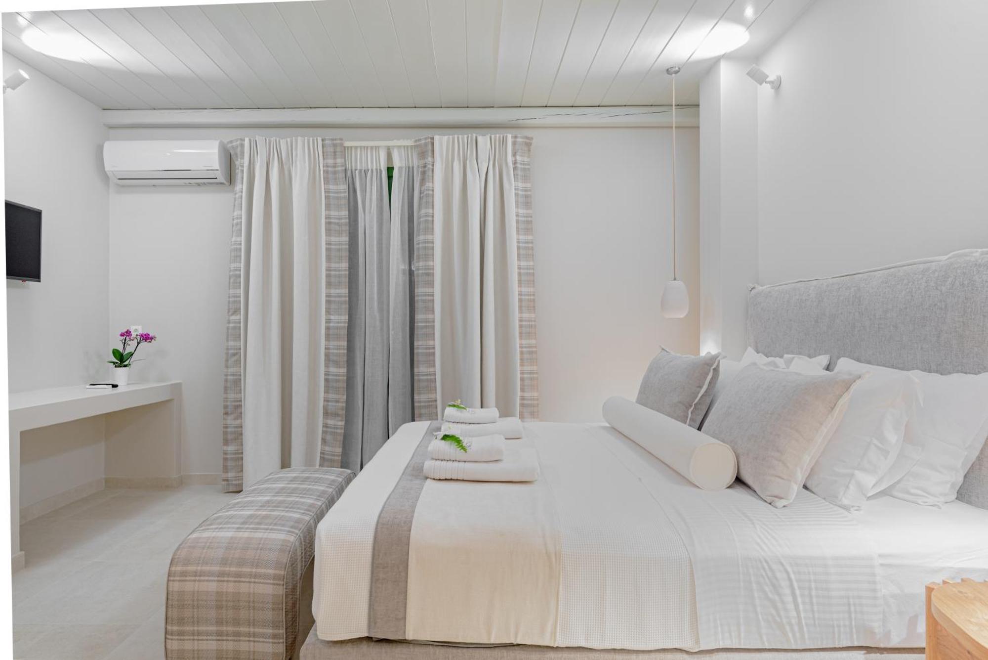 Casa Di Fiori Andros Suites Bagian luar foto
