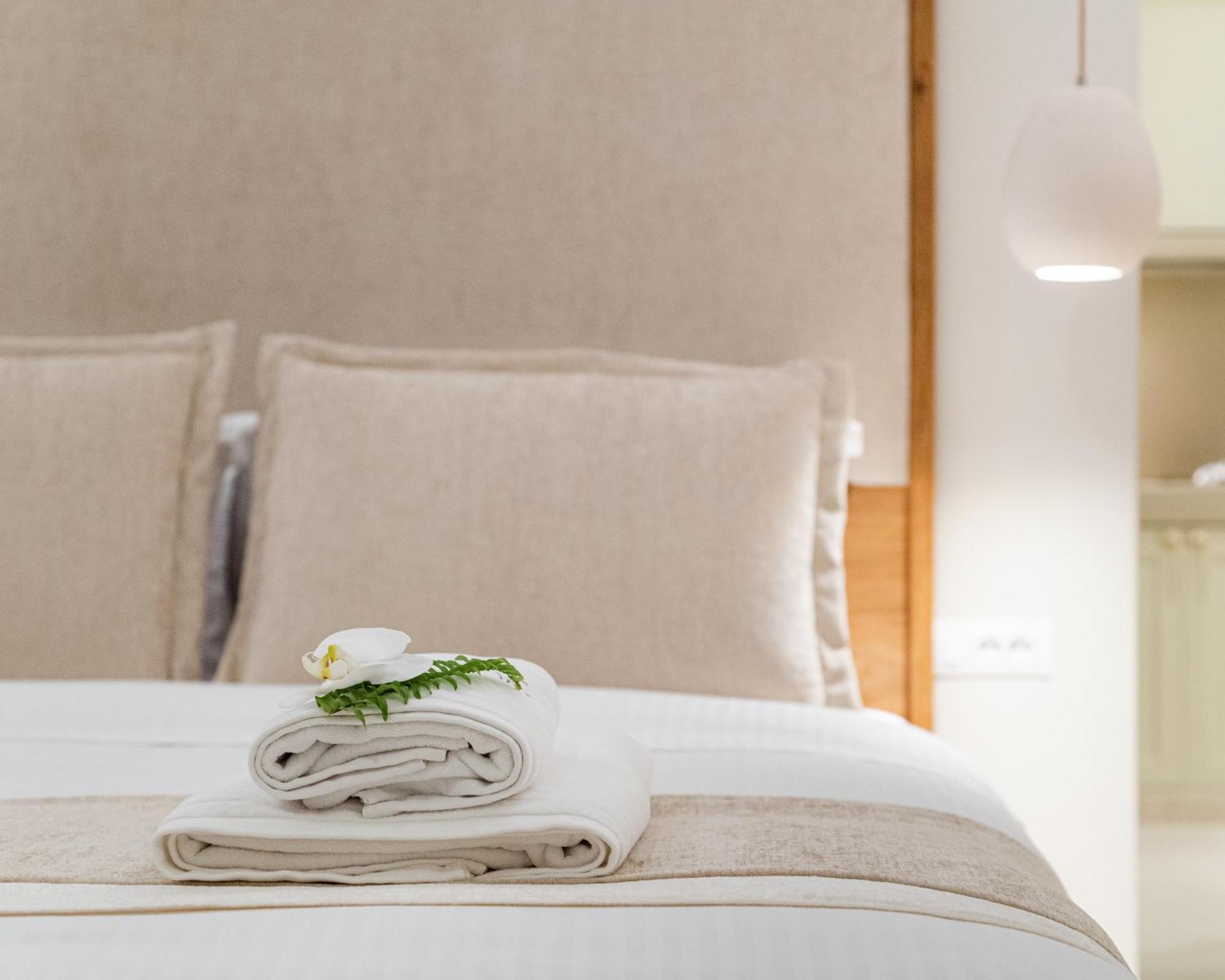 Casa Di Fiori Andros Suites Bagian luar foto